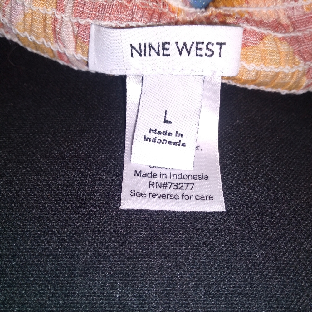 Nine West Wome's Twist Front Floral Puff Sleeve Top- Size Large - Picture 8 of 12